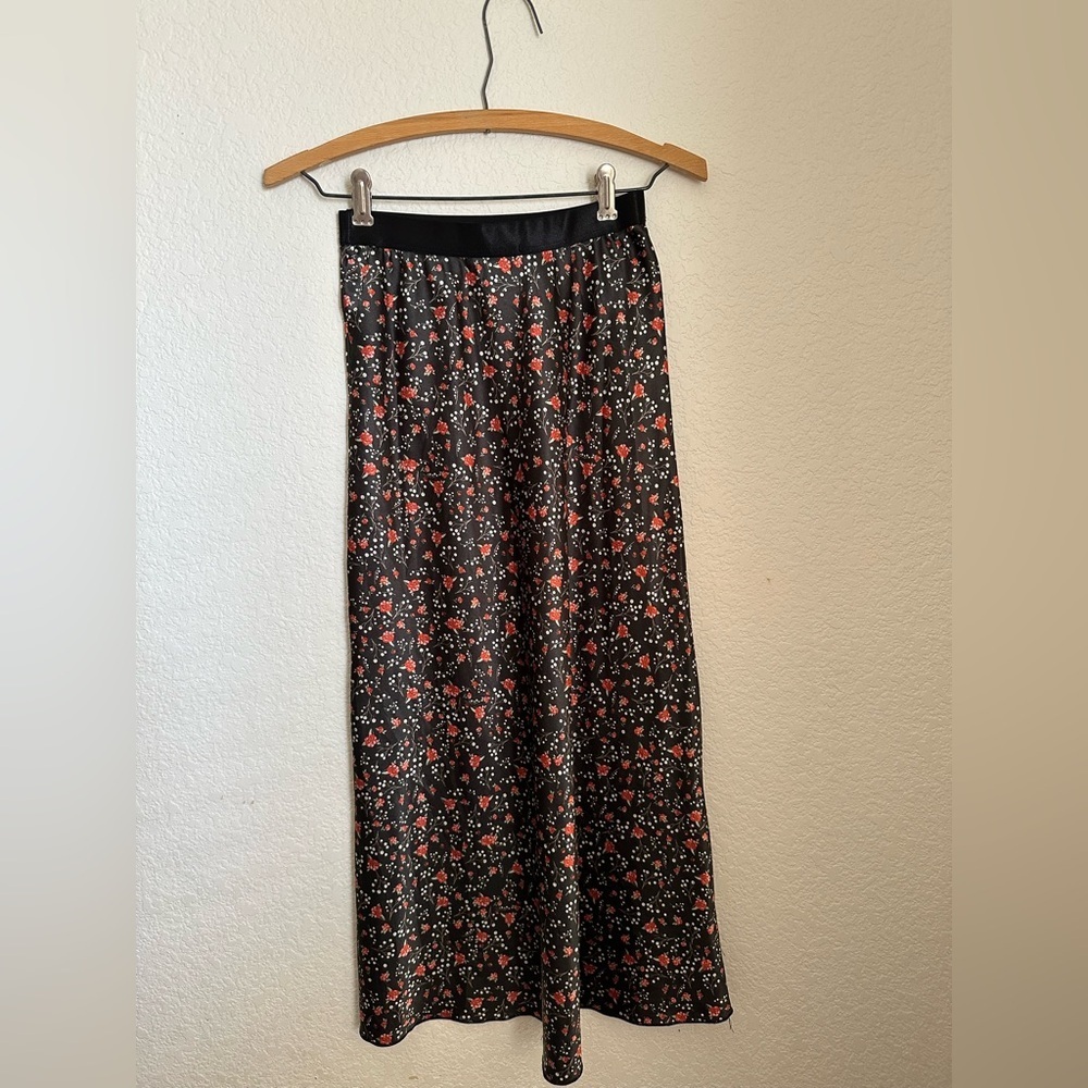 Knit Riot Black and Red Floral Midi Skirt XS - Picture 5 of 6
